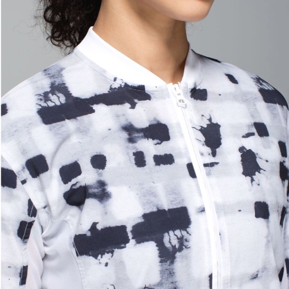 Lululemon Noir Jacket II - Picture 2 of 9